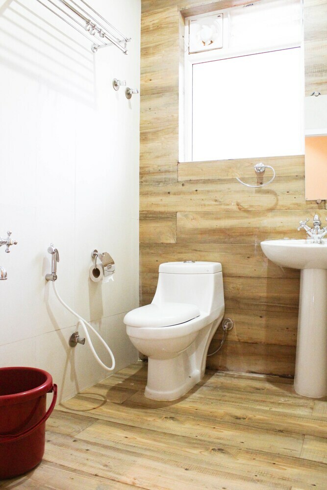 Hotel Al Woodlands Residency