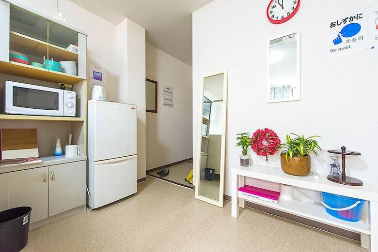 Apartamentos Young Minbak Osaka Guest House