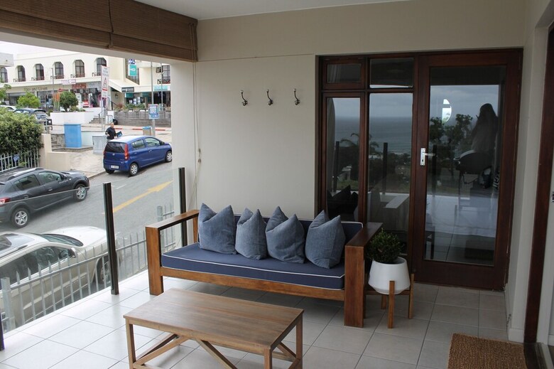 Apartamentos Village Square 6