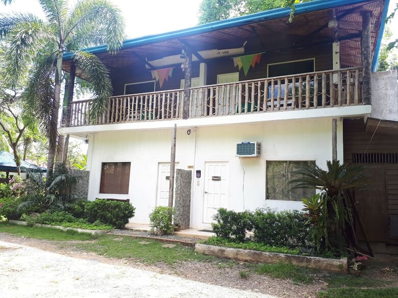 Hostal La Vida Hostel