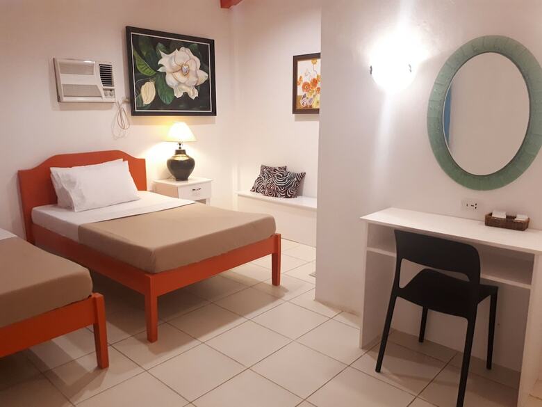 Hostal La Vida Hostel