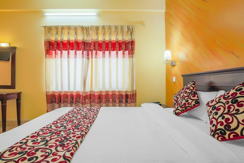 Oyo 403 Hotel Paradise Inn