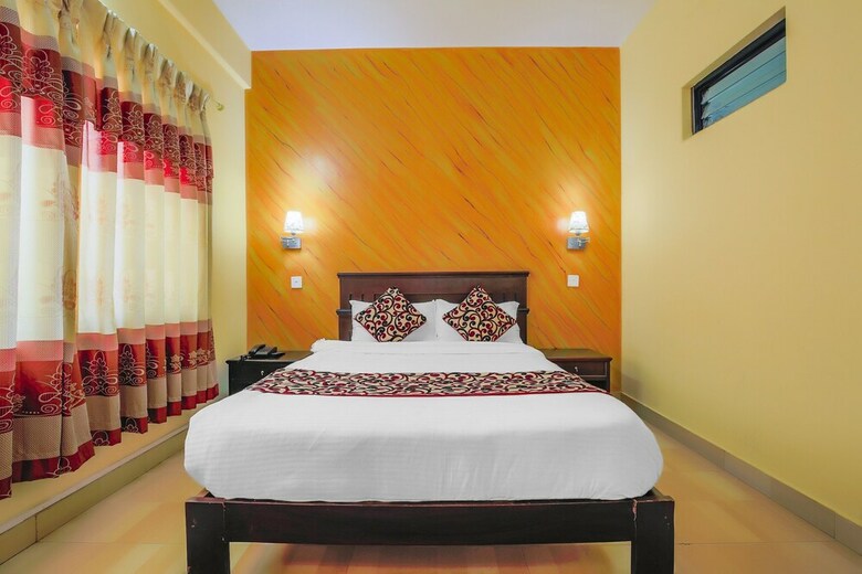Oyo 403 Hotel Paradise Inn