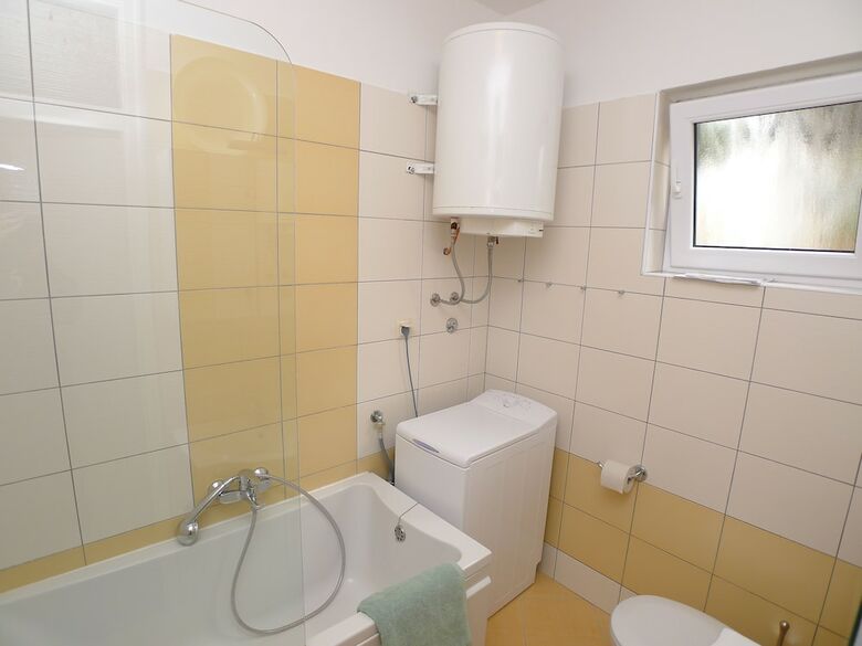 Apartment For Six Persons With Three Bedrooms And Internet