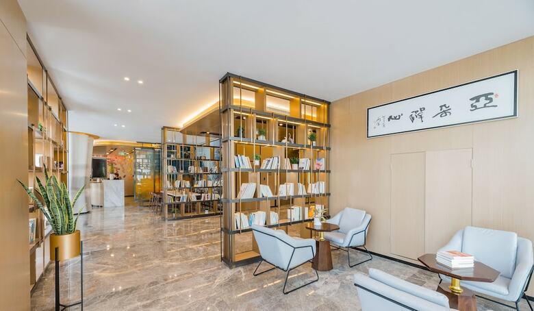 Atour Hotel Zhongshan Square Dalian