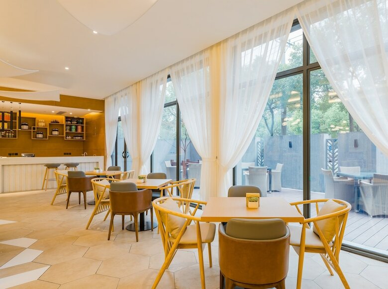 Atour Hotel Zhongshan Square Dalian