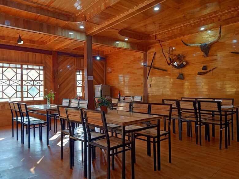 Hostal Lenh Family House