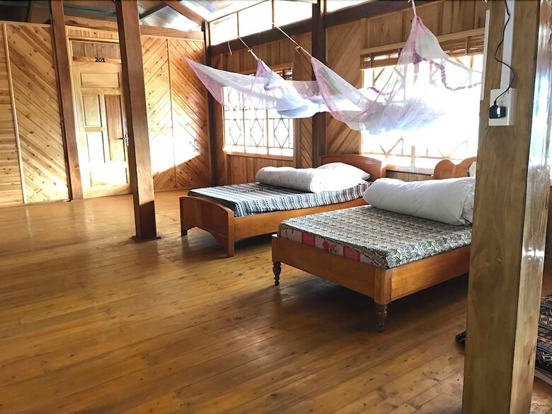 Hostal Lenh Family House