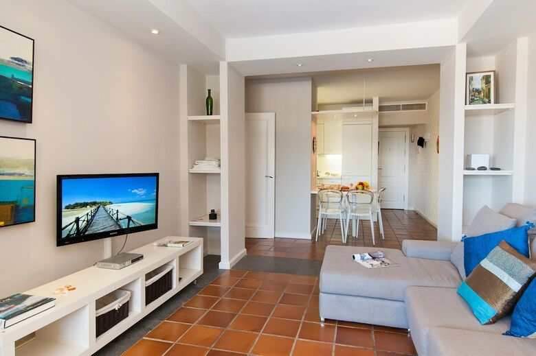 Beach Front Apartment In Playa de Las Burras Cn