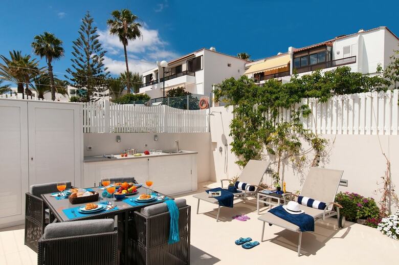 Beachfront Apartment Playa Del Aguila