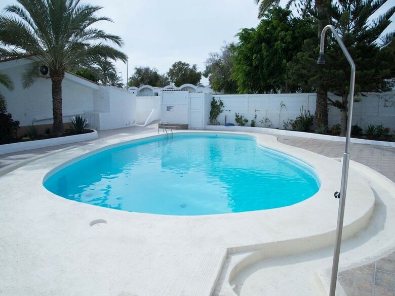 Cosy Bungalow For 6 In Playa Del Ingles Gd04