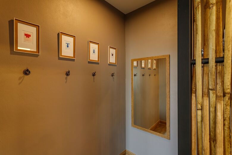 Hotel Hostel One Art & Gallery