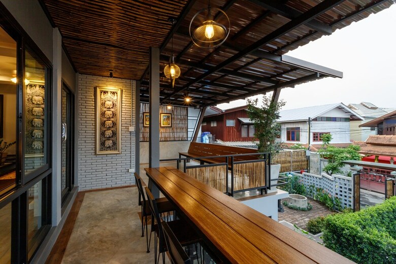 Hotel Hostel One Art & Gallery