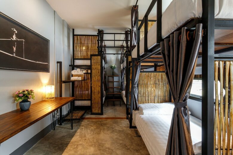 Hotel Hostel One Art & Gallery