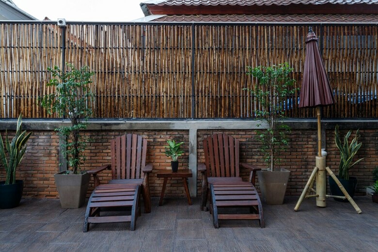Hotel Hostel One Art & Gallery