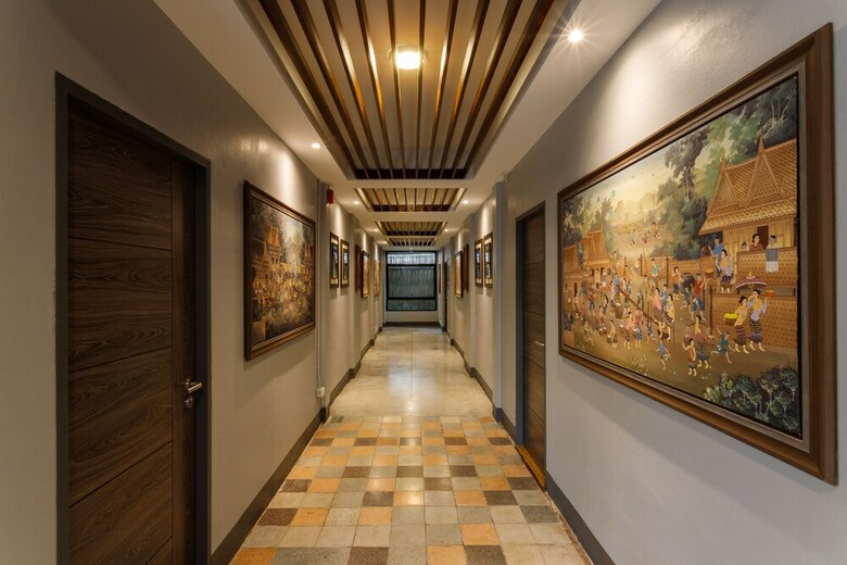 Hotel Hostel One Art & Gallery