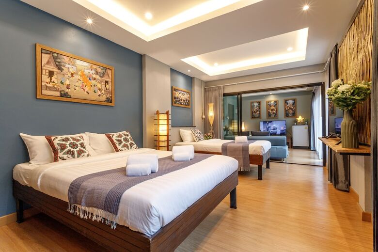 Hotel Hostel One Art & Gallery