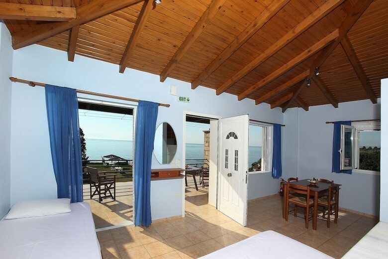 Alexandros Apartments