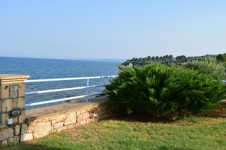 Alexandros Apartments