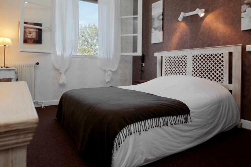 Hotel H�tel Deshors-foujanet