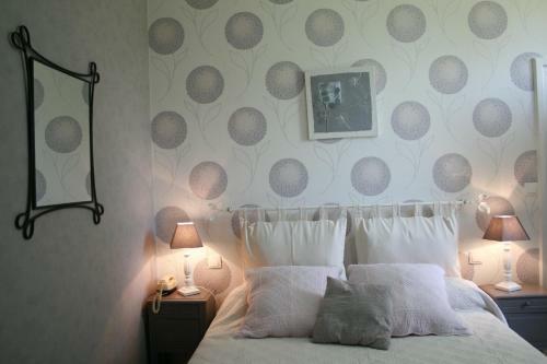 Hotel Roche De Vic