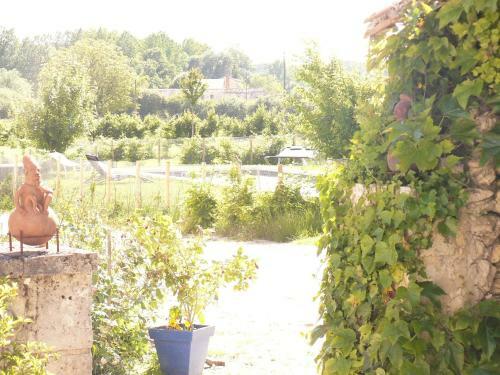 Hostal Chambres D'h�tes Et G�tes Du Ch�teau De Clauzuroux