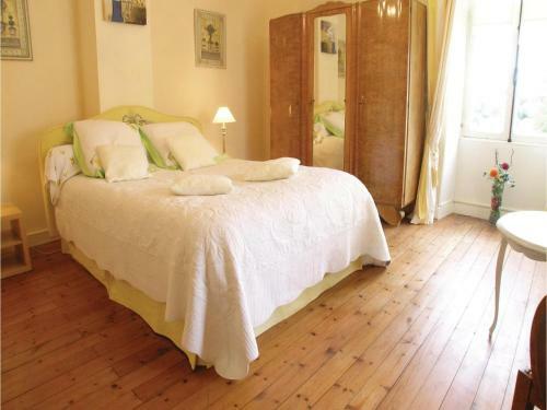 Holiday Home Beurlay Rue Rene Caille