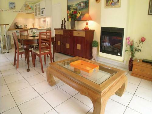 Holiday Home Beurlay Rue Rene Caille
