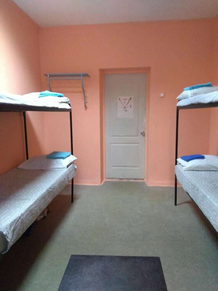 Hostal Hostels Let's Go Here