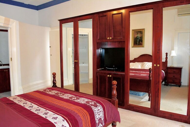 Georgian Court Bed & Breakfast