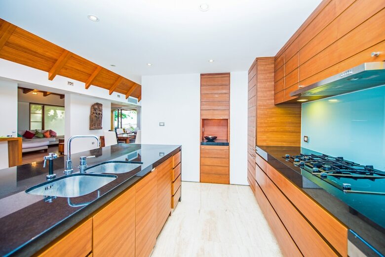 Charming Beachfront Villa On Bangtao