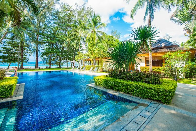 Charming Beachfront Villa On Bangtao