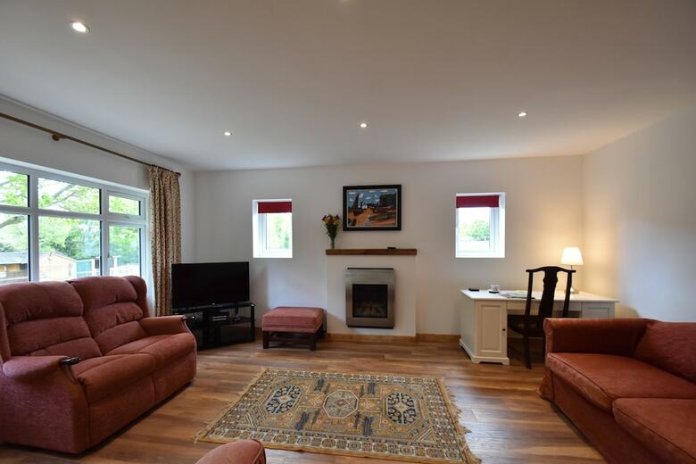 Lyndhurst Cottage