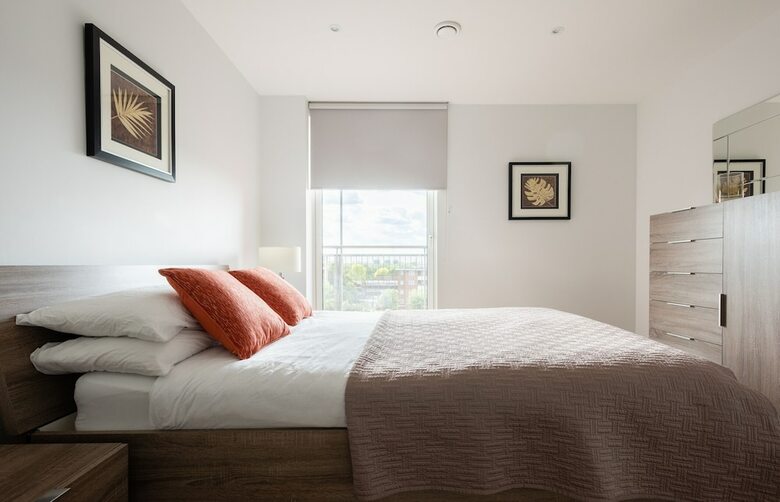 2 Bed 2 Bath Greenwich Apart. - London