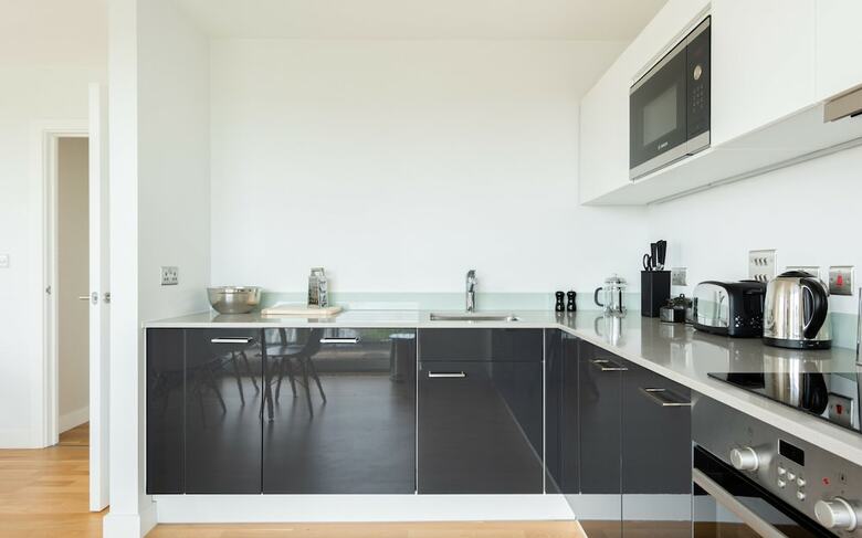2 Bed 2 Bath Greenwich Apart. - London