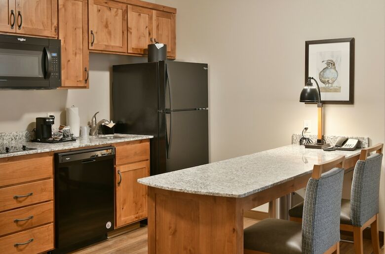 Grandstay Hotel & Suites