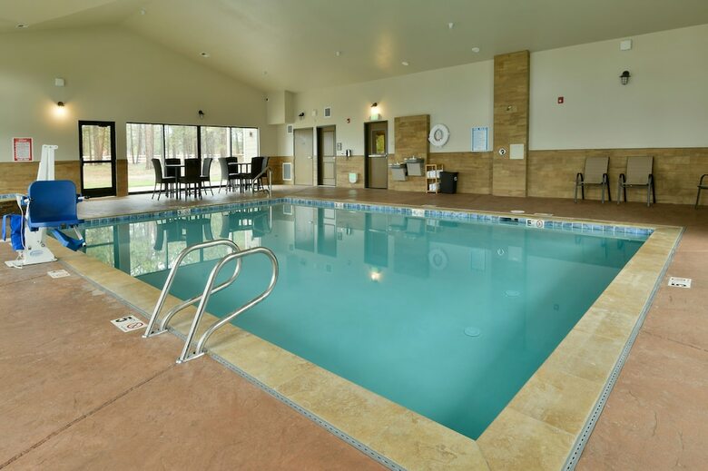 Grandstay Hotel & Suites