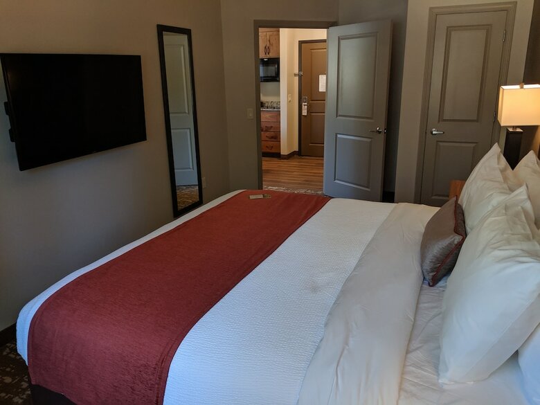 Grandstay Hotel & Suites