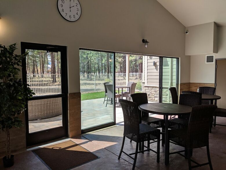 Grandstay Hotel & Suites