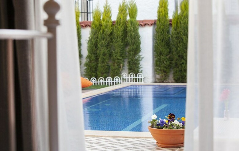 Bed & Breakfast Keos Otel Alacati