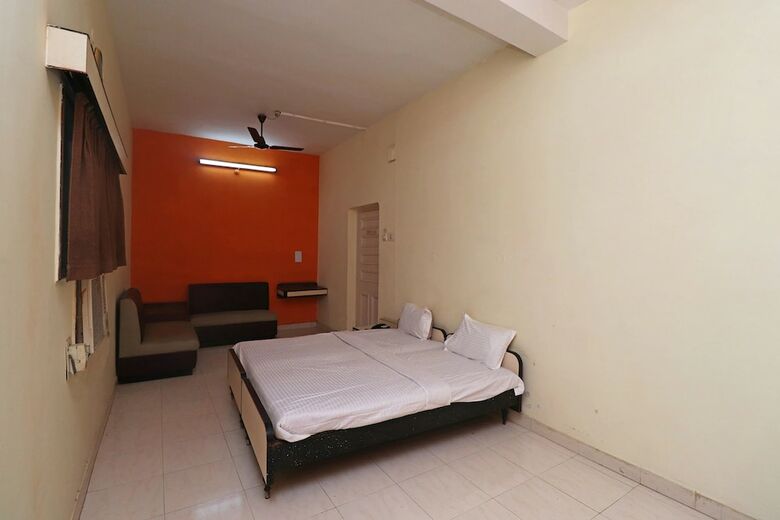 Spot On 37028 Hotel Sheela