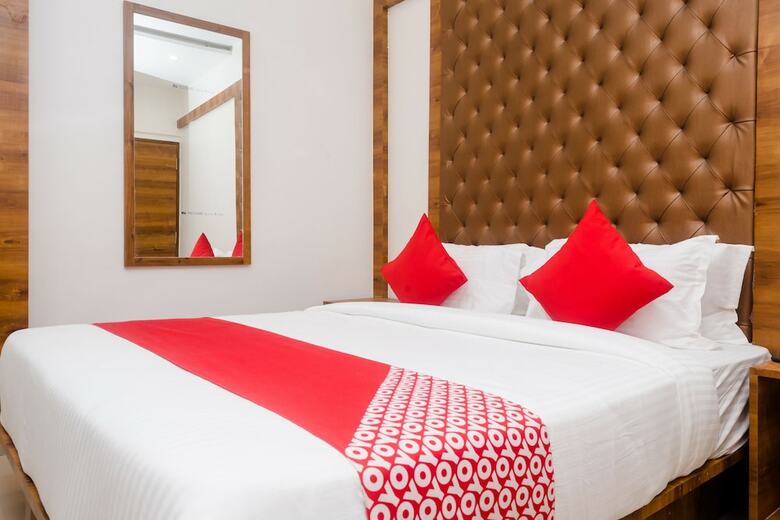 Hotel Capital O 30550 Riva International
