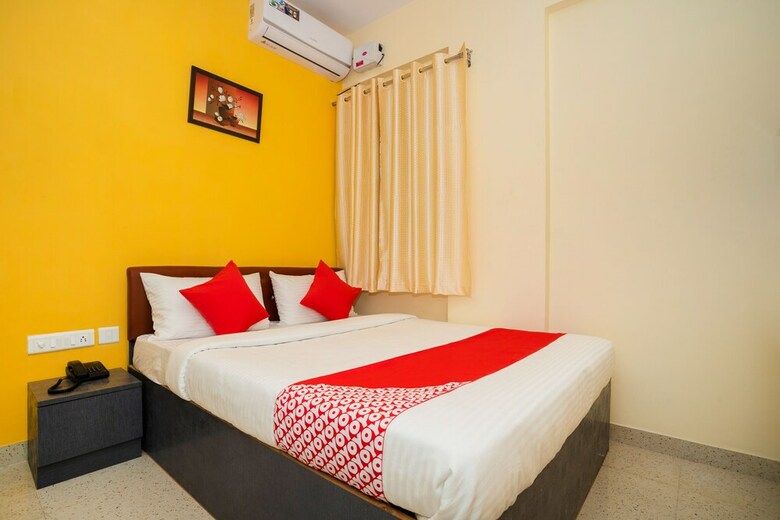 Hotel Oyo 35628 Krishna Comforts