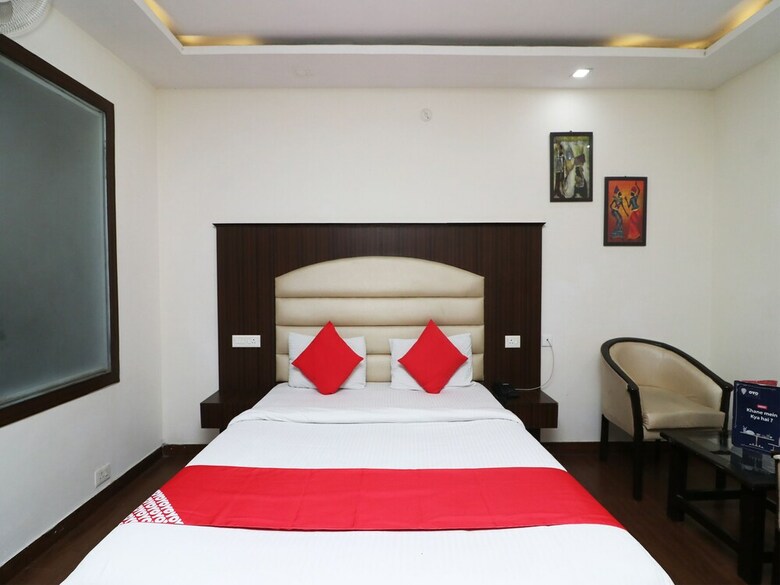 Hotel Capital O 24994 Castle View