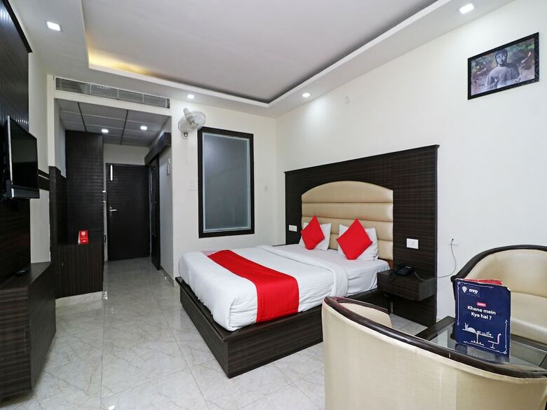 Hotel Capital O 24994 Castle View