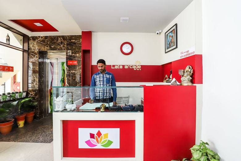 Hotel Oyo 17404 Lata Arcade Inn