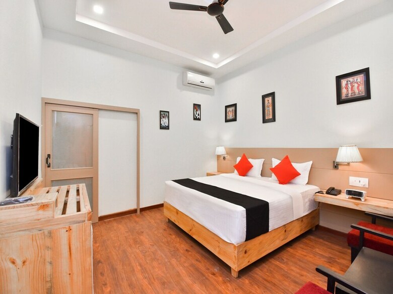 Capital O 35409 Hotel Megh Niwas