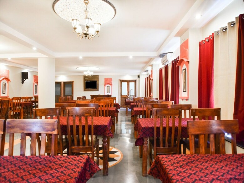 Capital O 35409 Hotel Megh Niwas