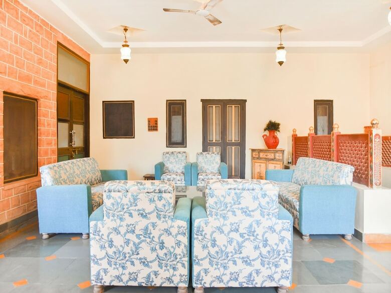 Capital O 35409 Hotel Megh Niwas