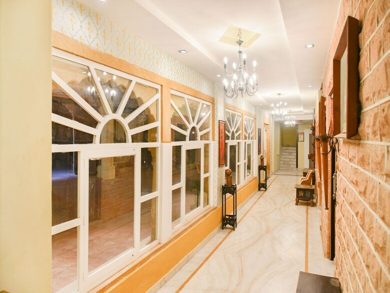Capital O 35409 Hotel Megh Niwas